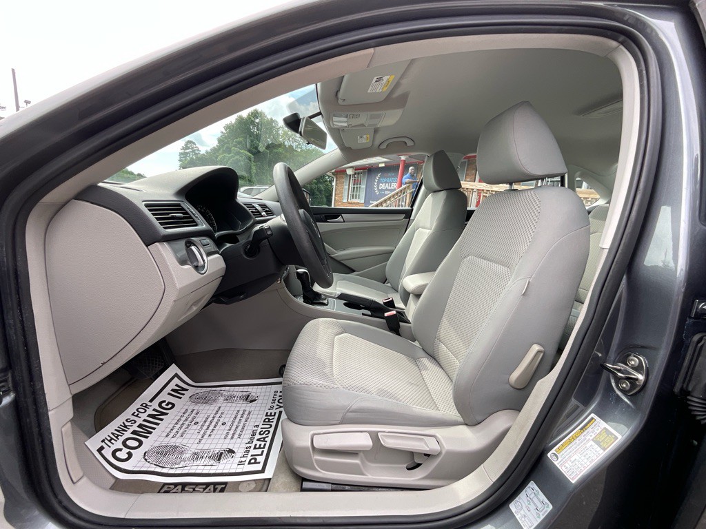 2014 Volkswagen Passat Image 14