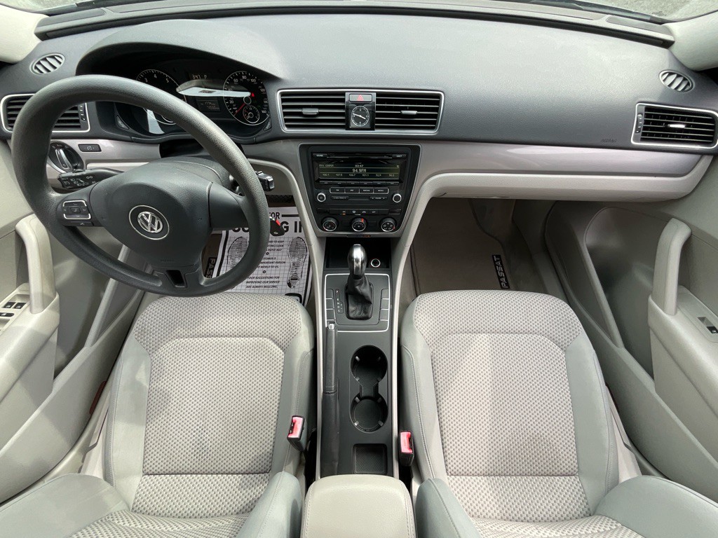 2014 Volkswagen Passat Image 21