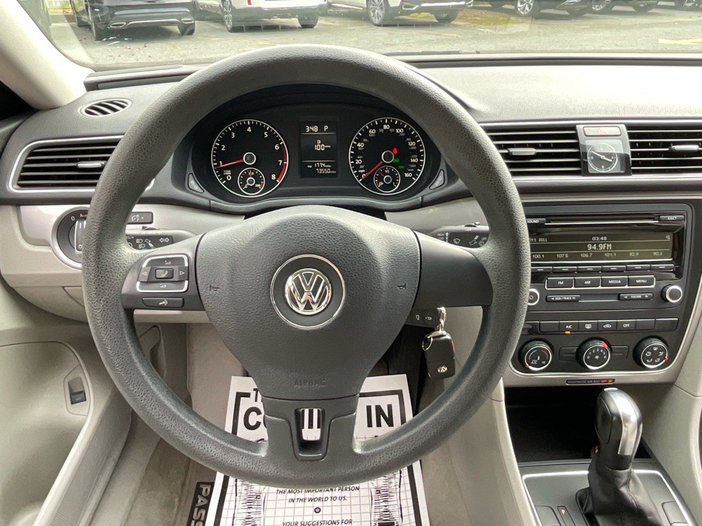 2014 Volkswagen Passat Image 23