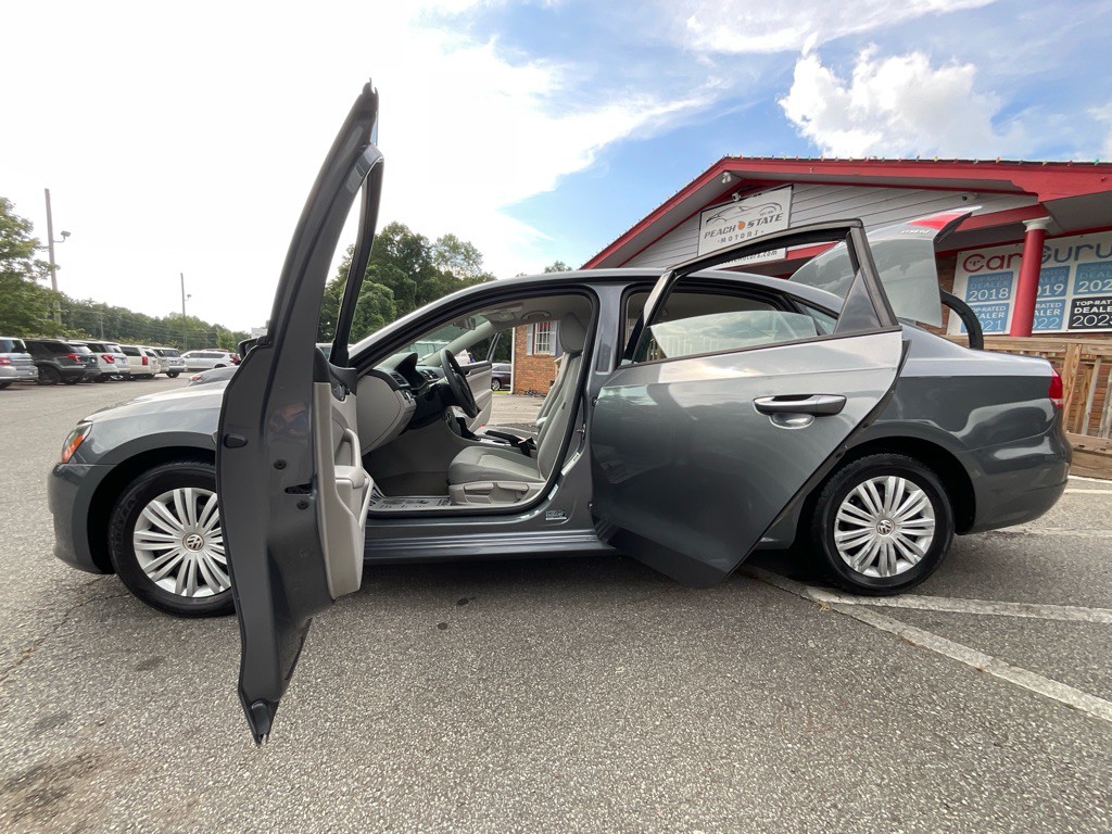 2014 Volkswagen Passat Image 34