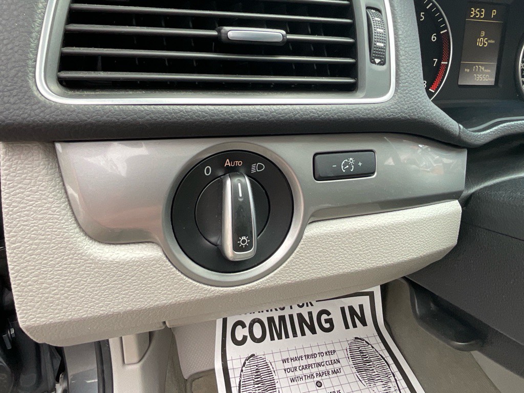 2014 Volkswagen Passat Image 38