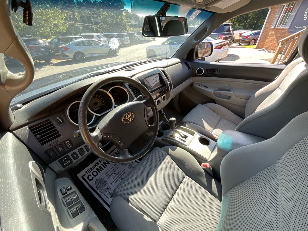 2011 Toyota Tacoma Image 17
