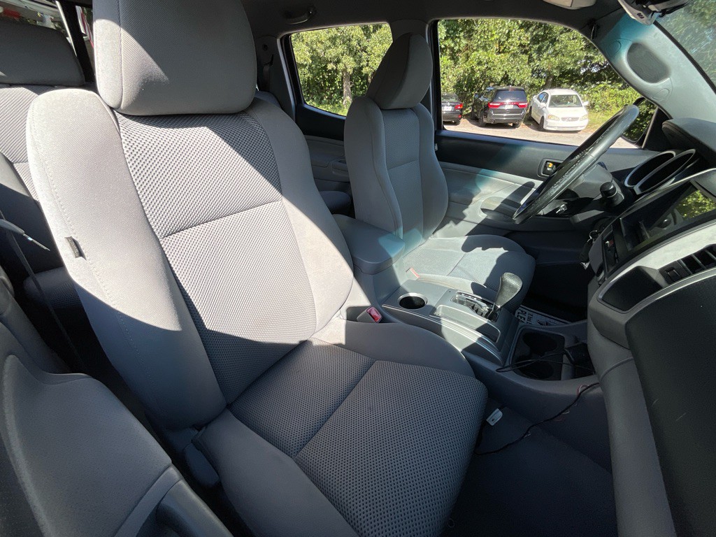 2011 Toyota Tacoma Image 21