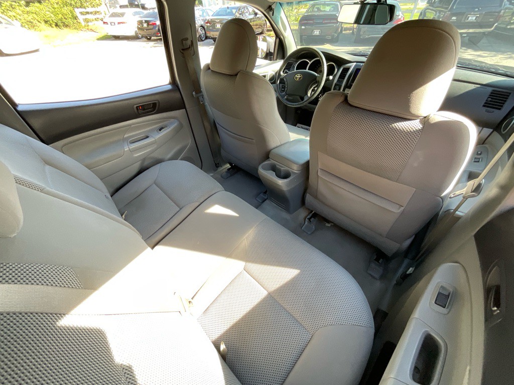 2011 Toyota Tacoma Image 32