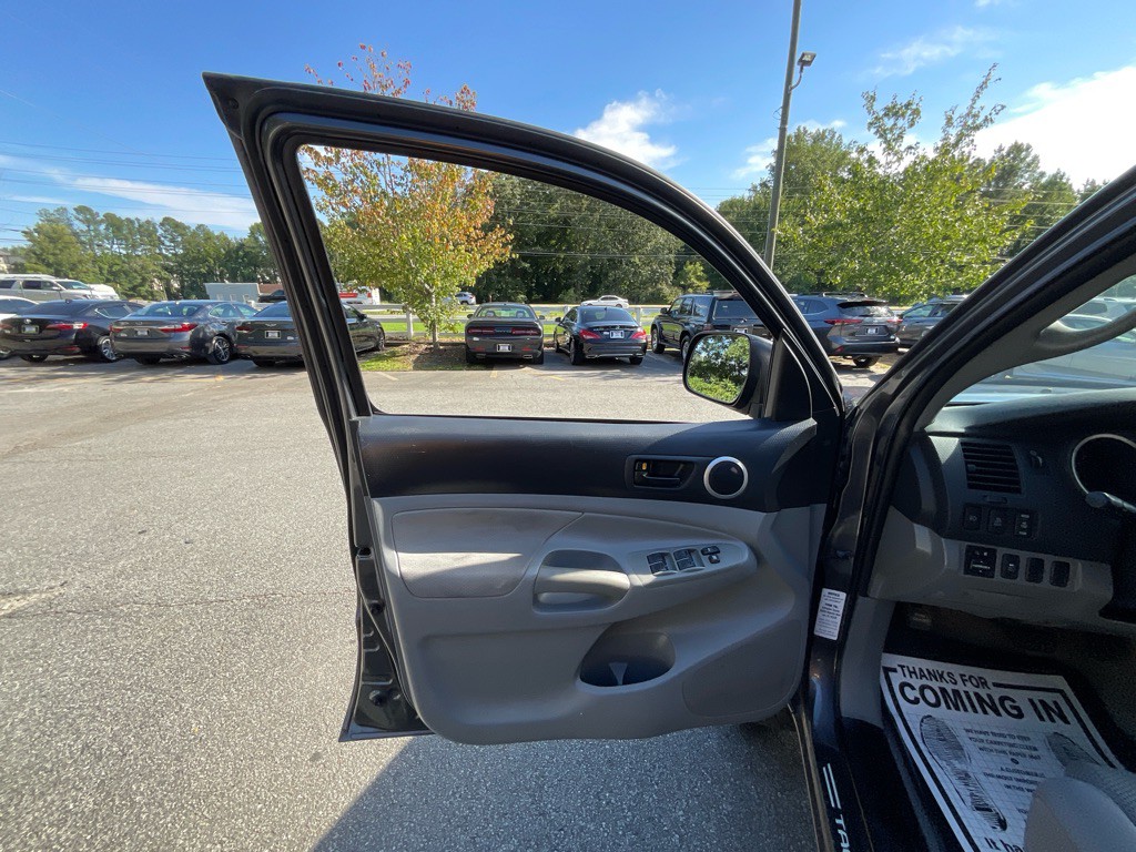 2011 Toyota Tacoma Image 38