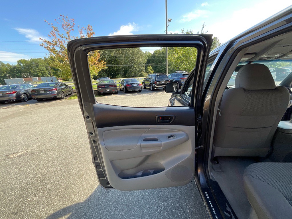 2011 Toyota Tacoma Image 41