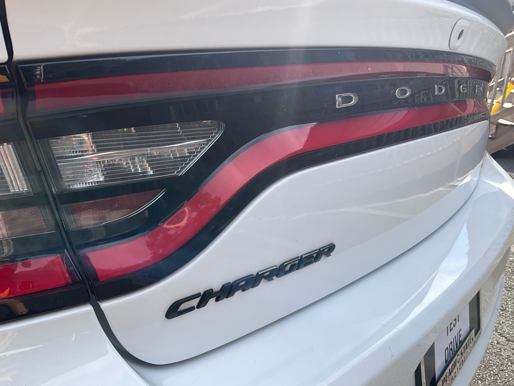 2017 Dodge Charger Image 9