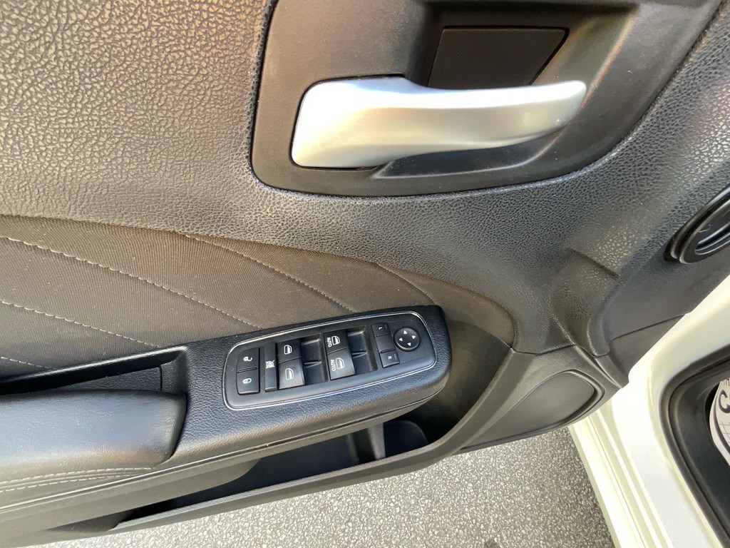 2017 Dodge Charger Image 39