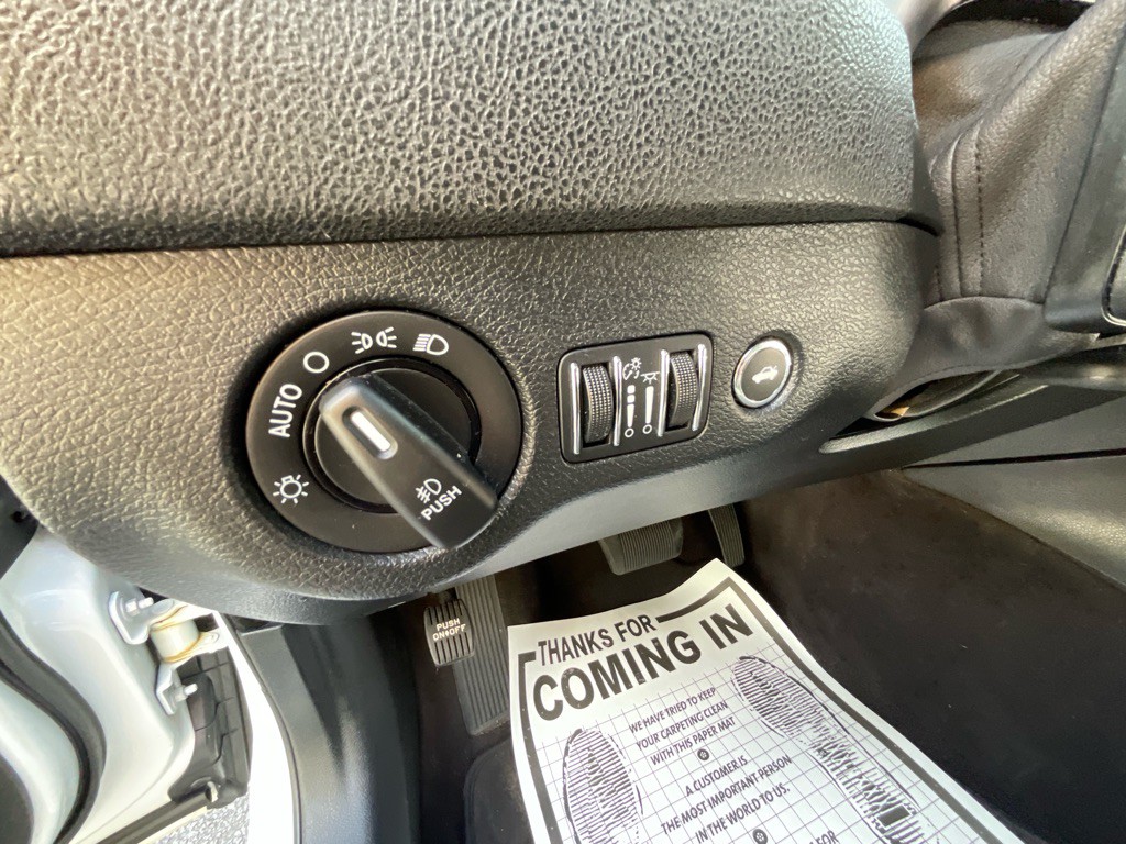 2017 Dodge Charger Image 40