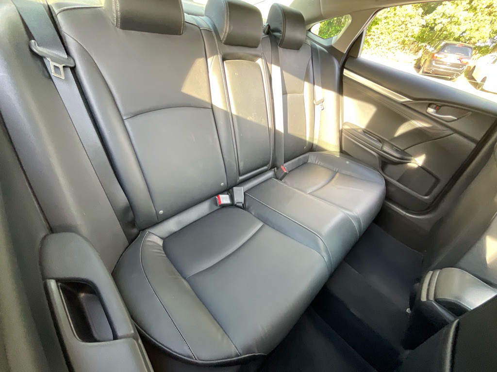 2019 Honda Civic Image 32