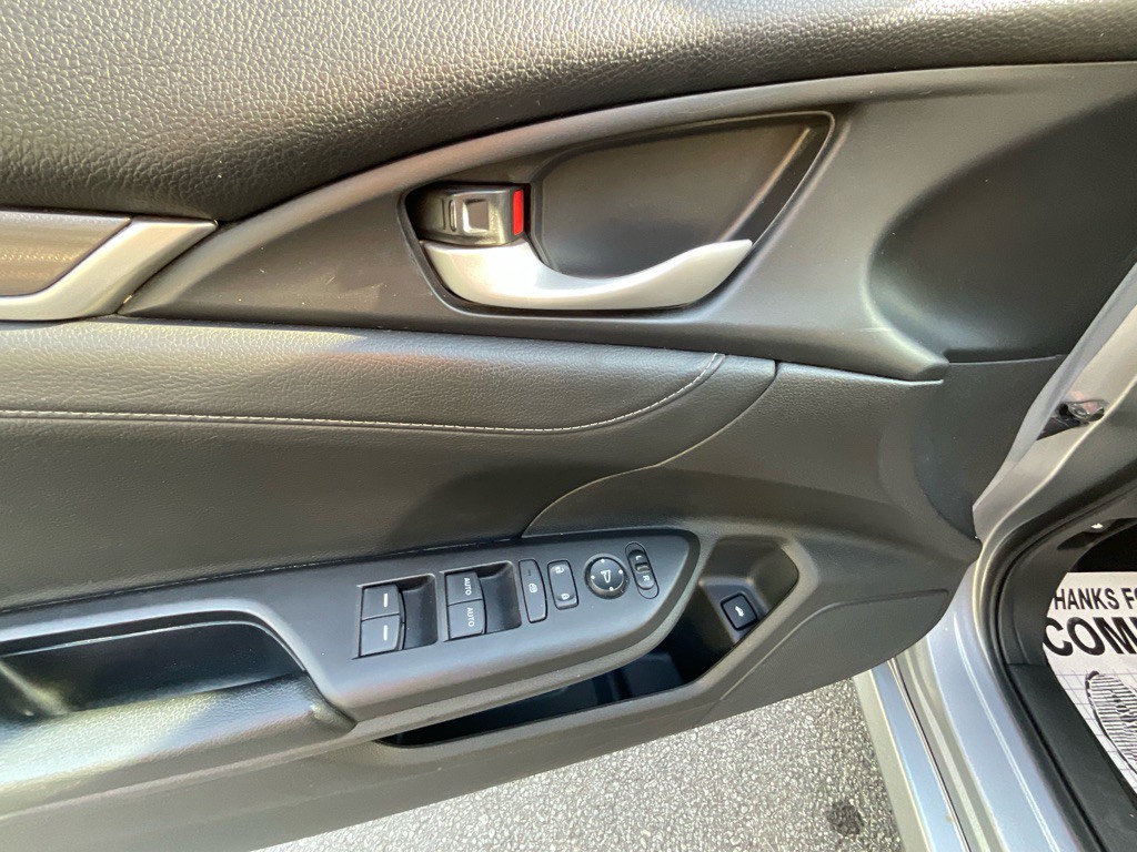 2019 Honda Civic Image 38