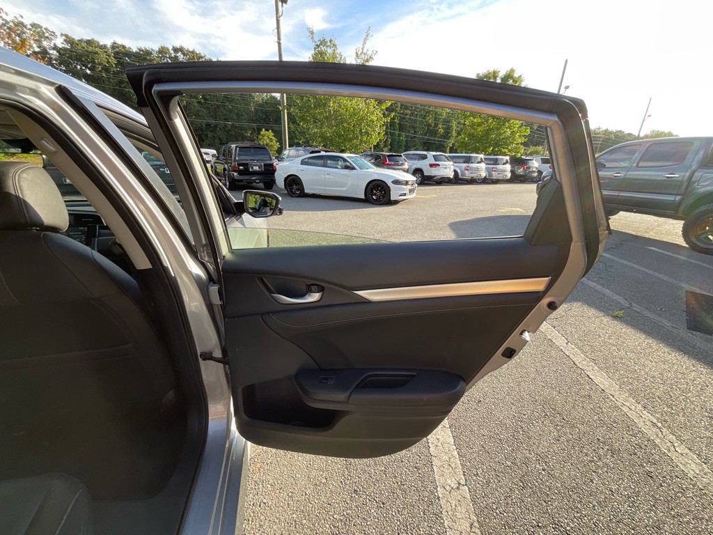 2019 Honda Civic Image 42