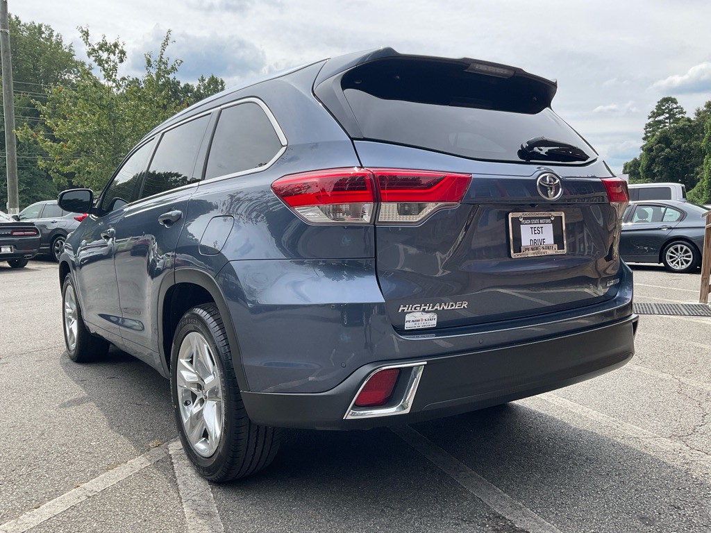 2017 Toyota Highlander Image 7