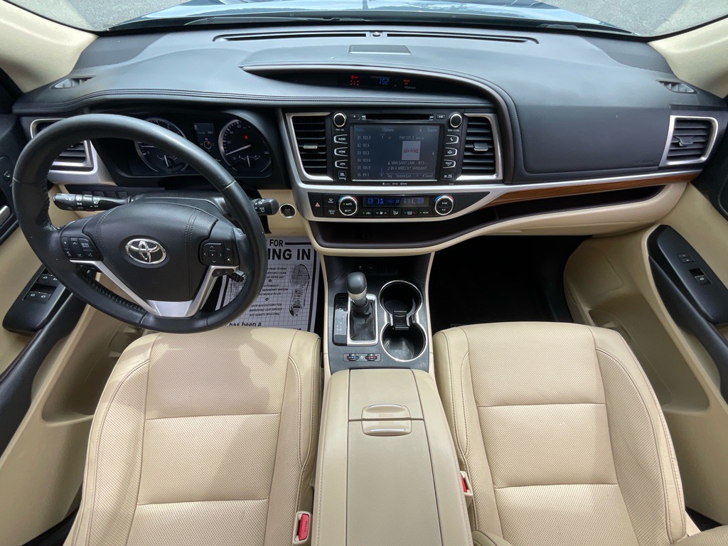 2017 Toyota Highlander Image 21