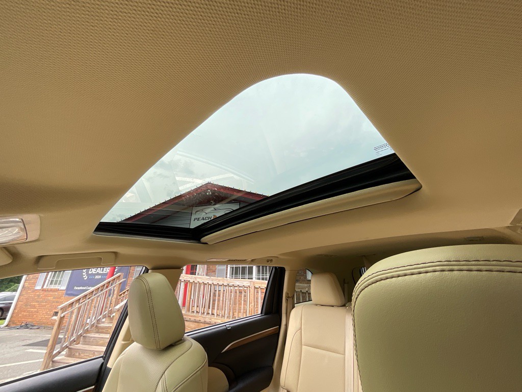 2017 Toyota Highlander Image 28
