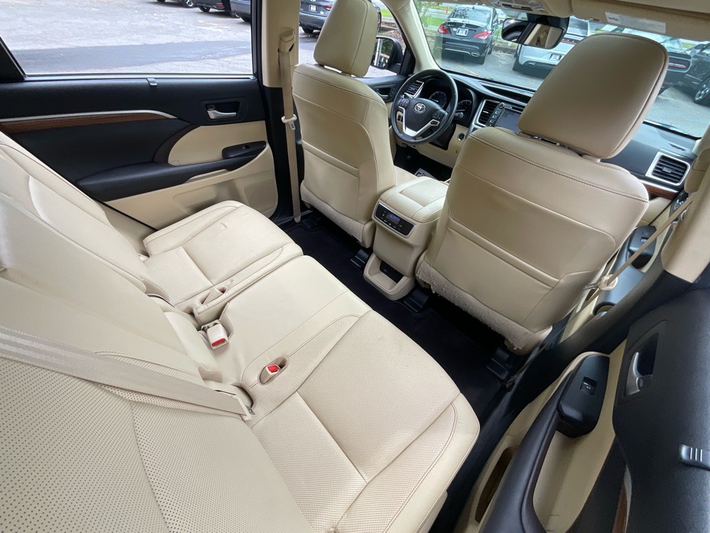 2017 Toyota Highlander Image 33