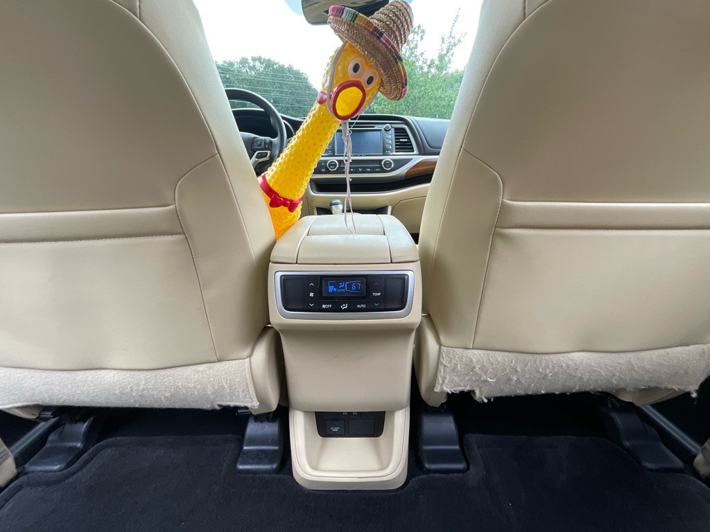 2017 Toyota Highlander Image 36