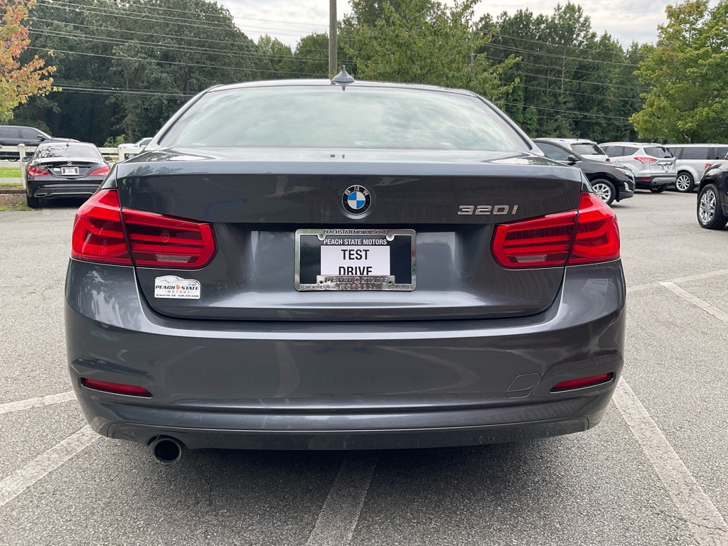 2016 BMW 3 Series Image 6