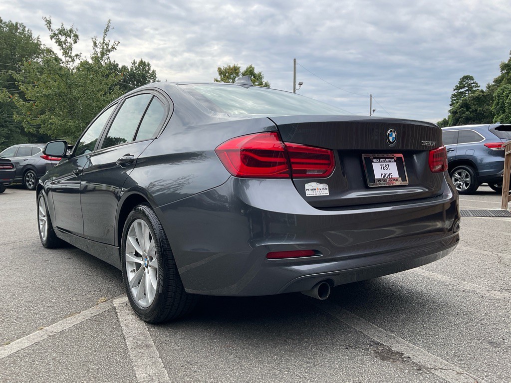 2016 BMW 3 Series Image 7
