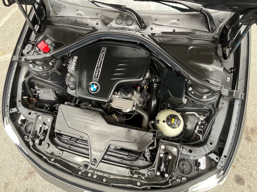 2016 BMW 3 Series Image 12