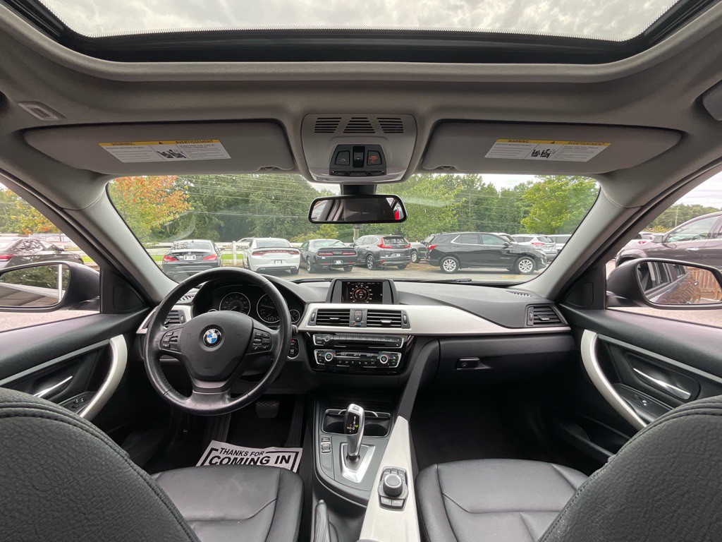 2016 BMW 3 Series Image 19