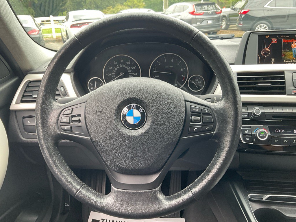 2016 BMW 3 Series Image 22