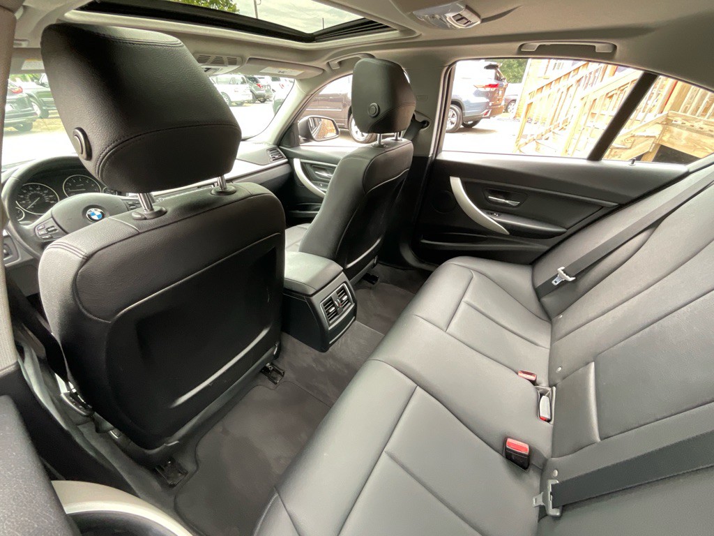 2016 BMW 3 Series Image 27