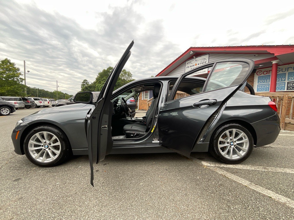 2016 BMW 3 Series Image 35