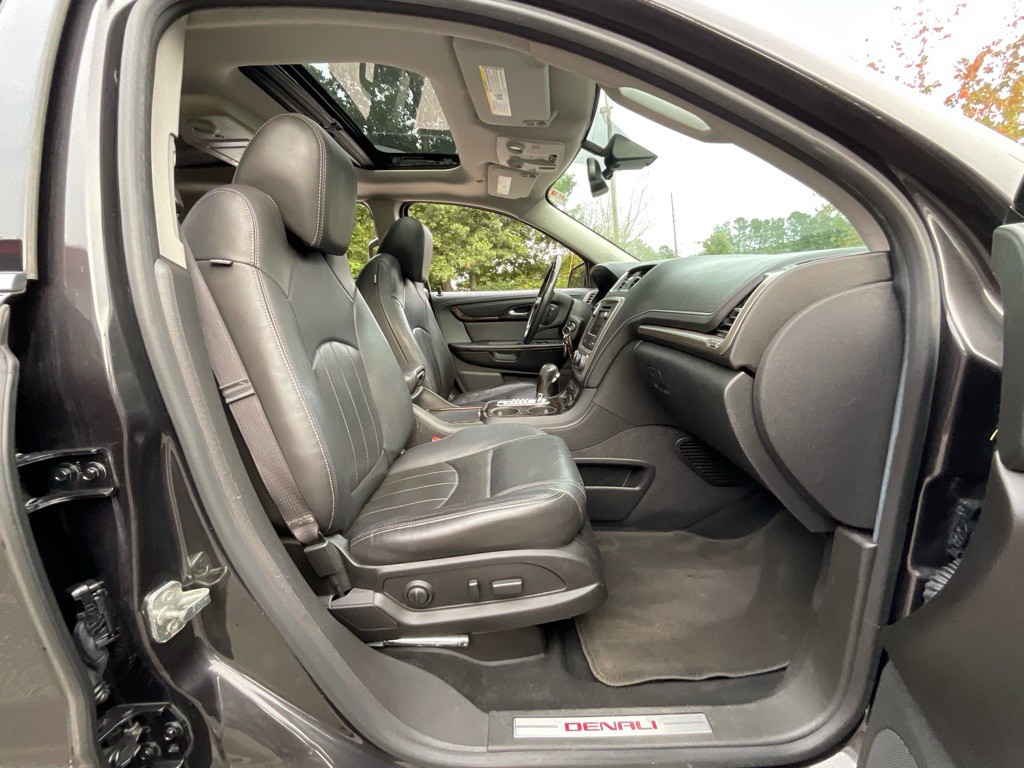 2016 GMC Acadia Image 17