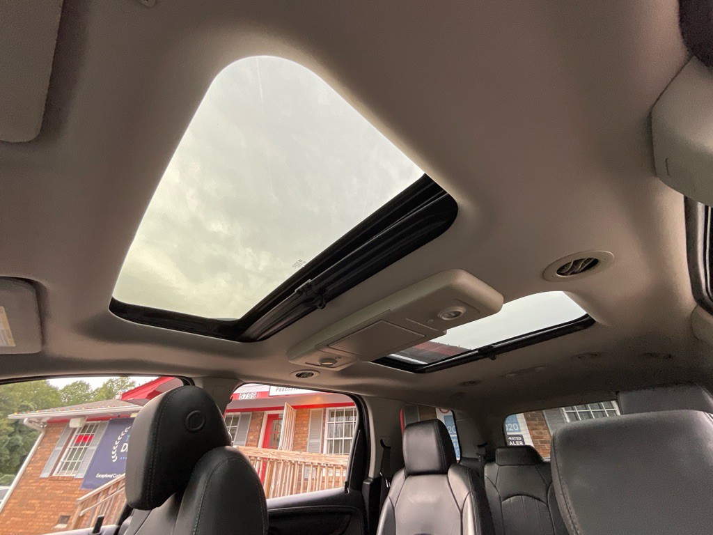 2016 GMC Acadia Image 28