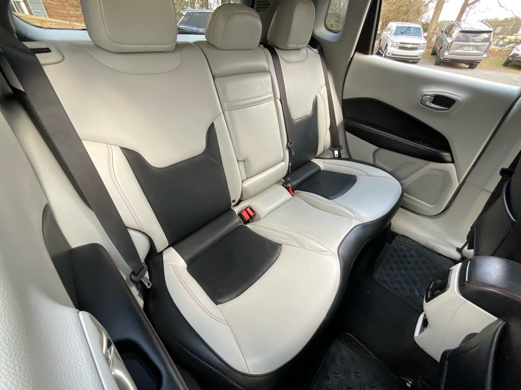 2020 Jeep Compass Image 32