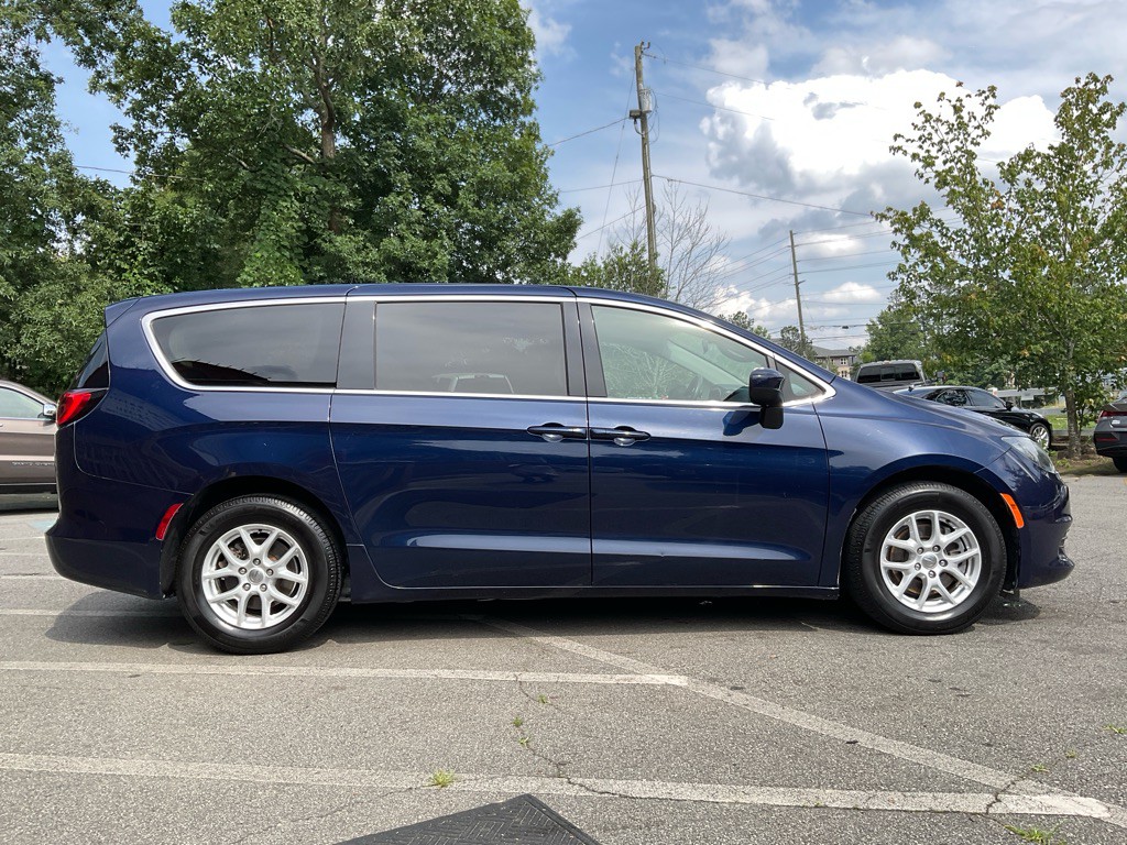 2018 Chrysler Pacifica Image 4