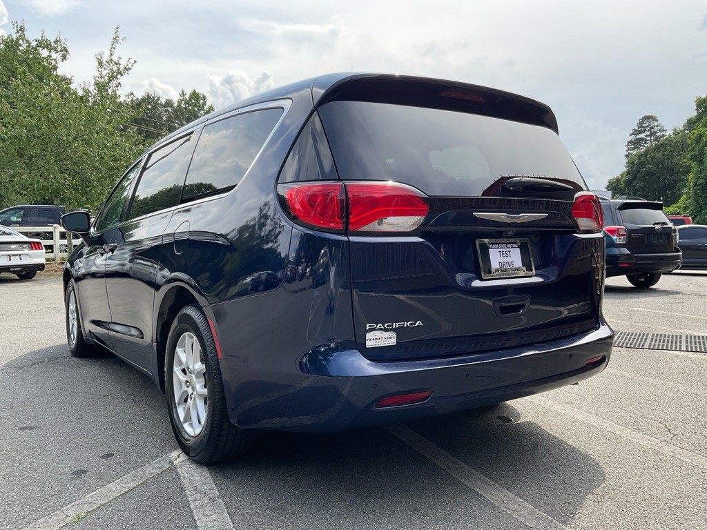 2018 Chrysler Pacifica Image 7