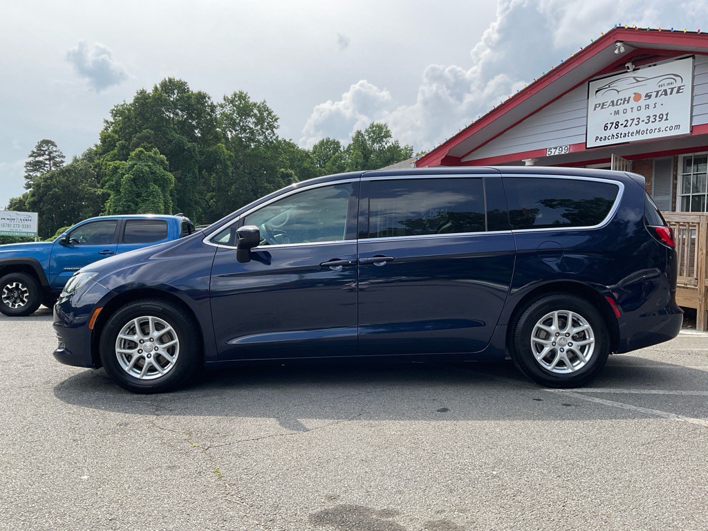 2018 Chrysler Pacifica Image 8
