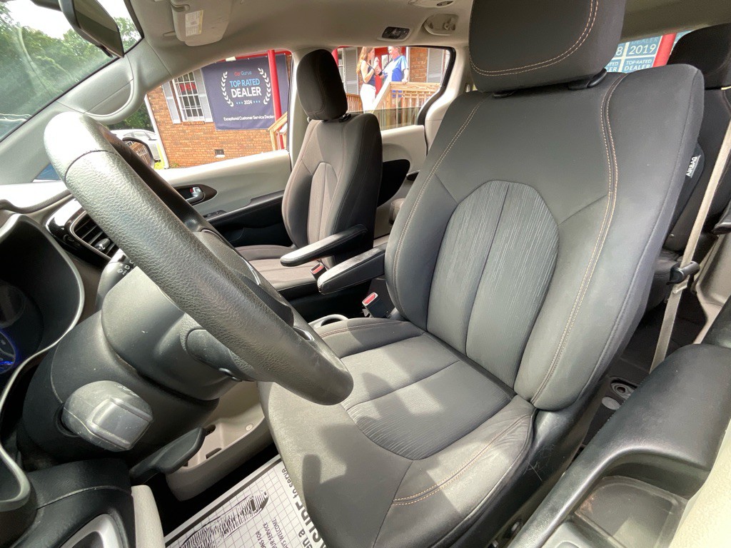 2018 Chrysler Pacifica Image 15