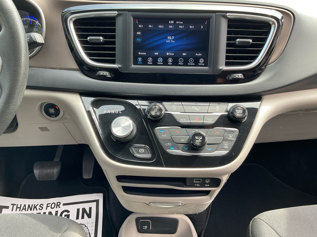 2018 Chrysler Pacifica Image 21