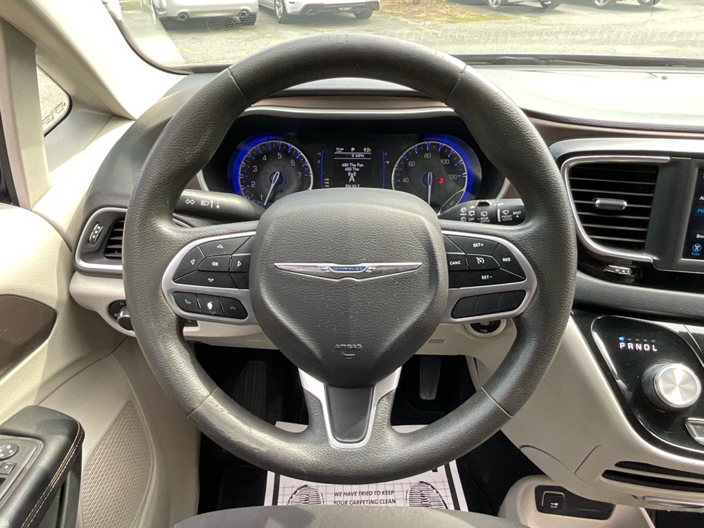 2018 Chrysler Pacifica Image 22