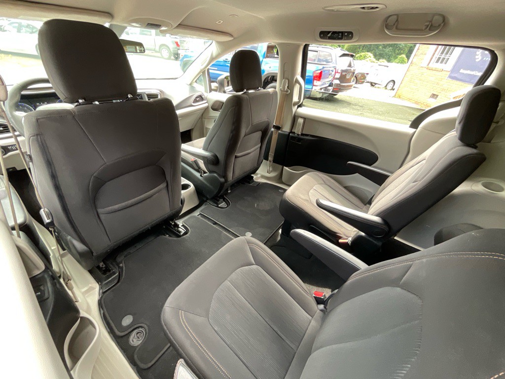 2018 Chrysler Pacifica Image 27