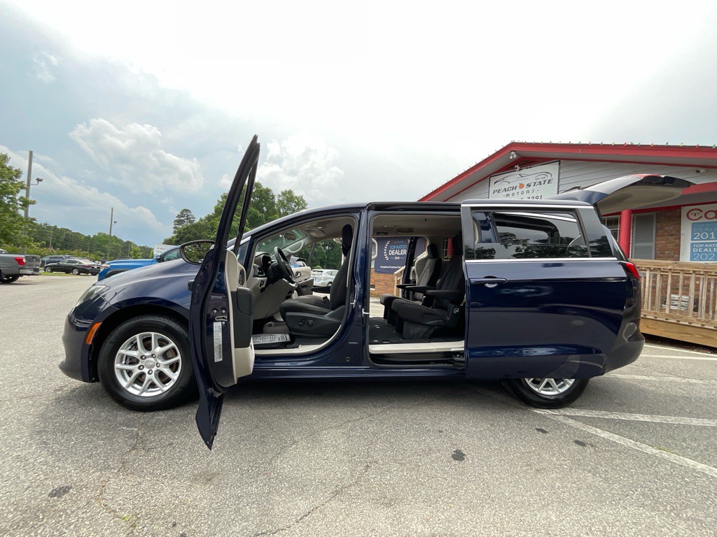 2018 Chrysler Pacifica Image 34
