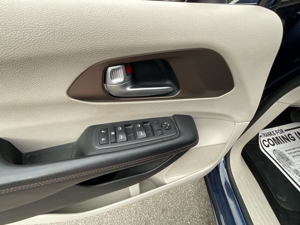 2018 Chrysler Pacifica Image 39