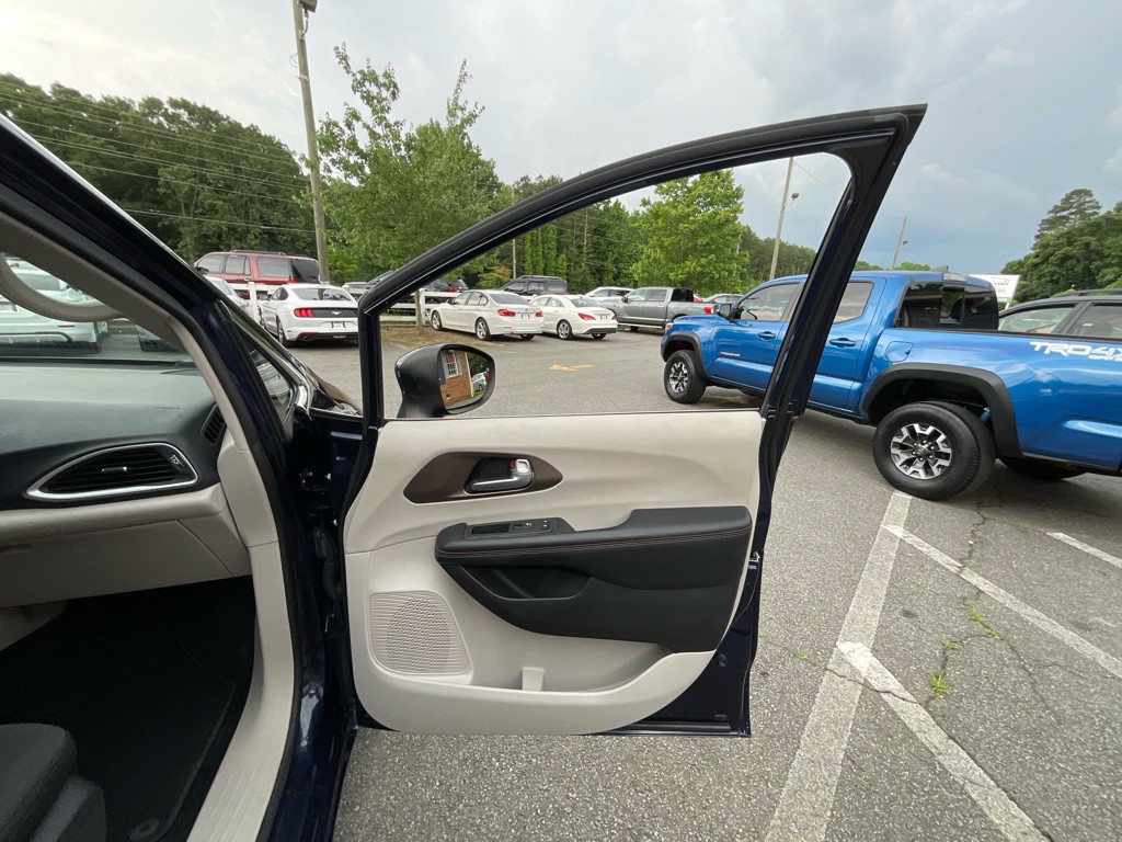 2018 Chrysler Pacifica Image 41