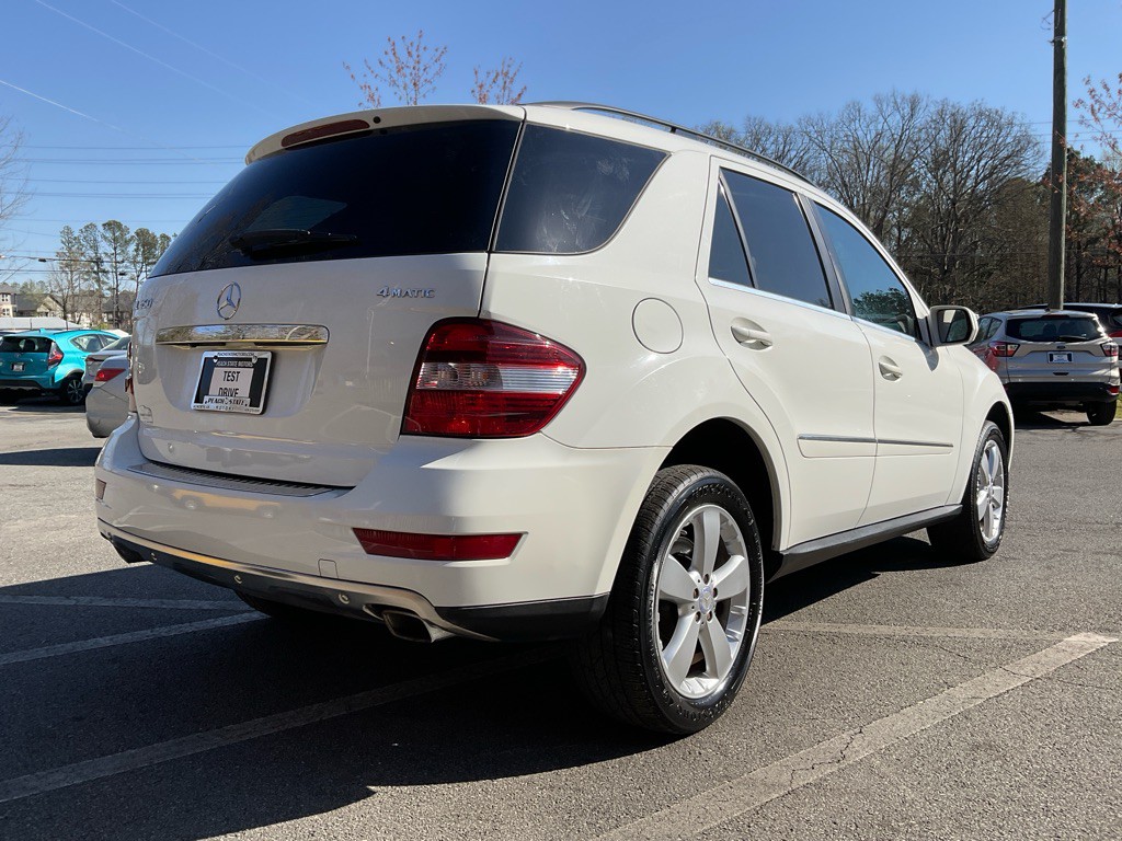 2010 Mercedes-Benz M-Class Image 5