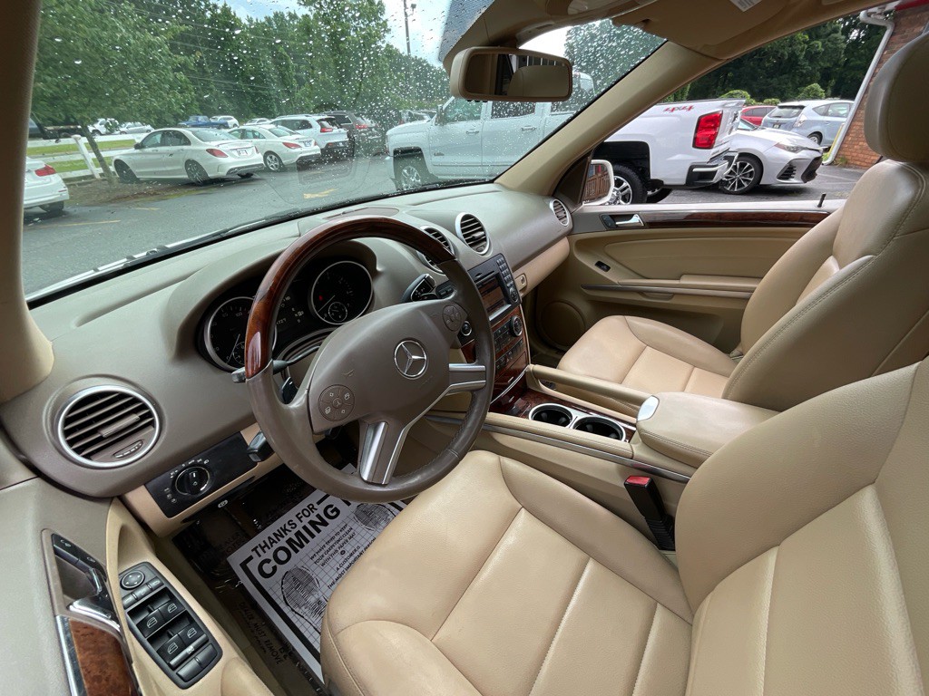 2010 Mercedes-Benz M-Class Image 14