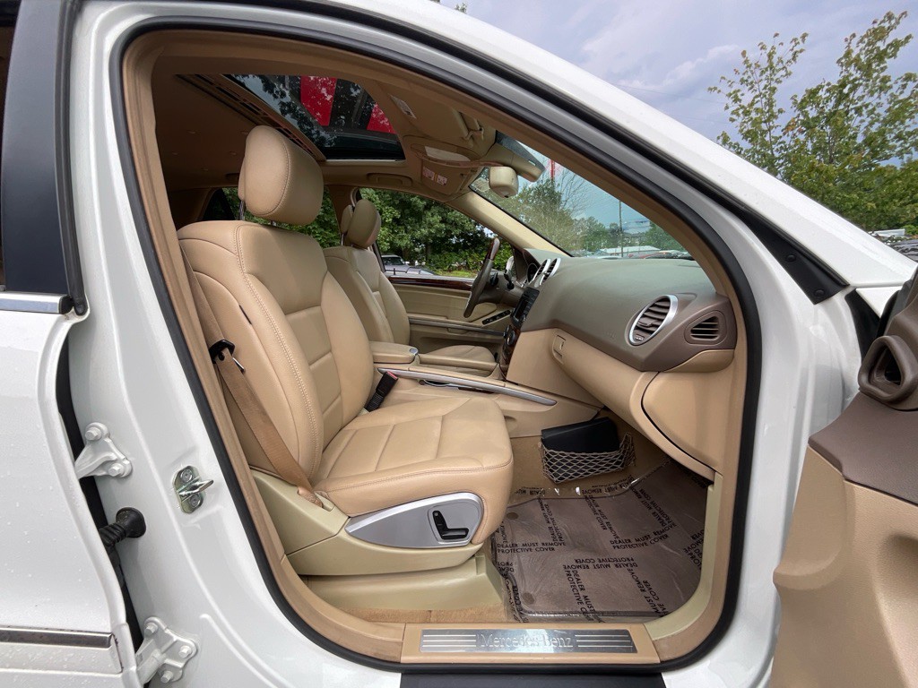2010 Mercedes-Benz M-Class Image 16