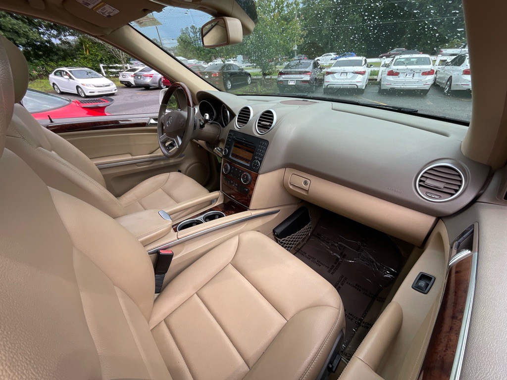 2010 Mercedes-Benz M-Class Image 17