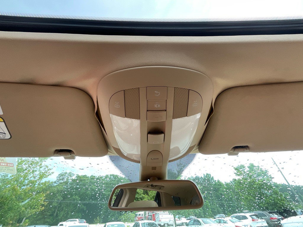 2010 Mercedes-Benz M-Class Image 26