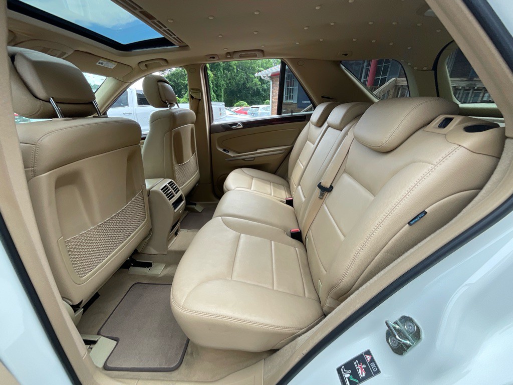 2010 Mercedes-Benz M-Class Image 28