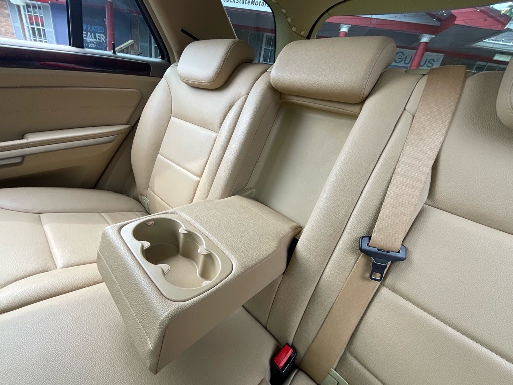 2010 Mercedes-Benz M-Class Image 34