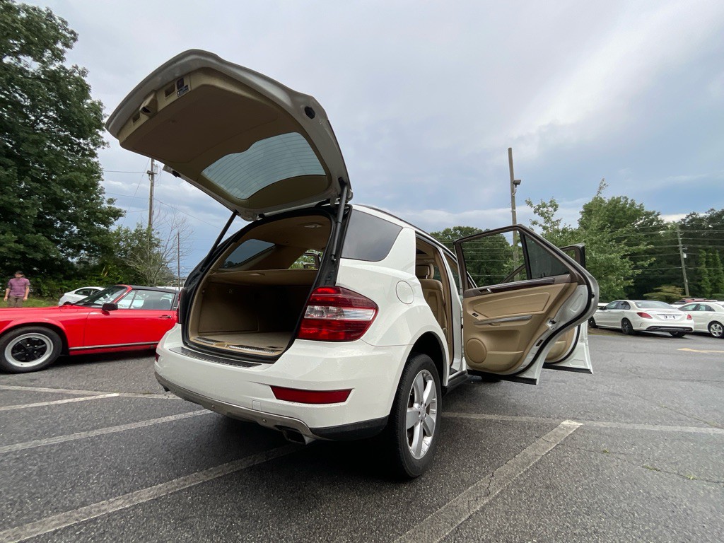 2010 Mercedes-Benz M-Class Image 36