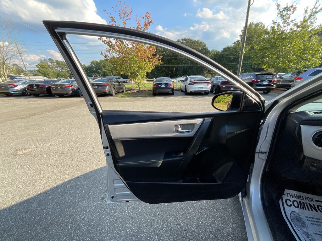2019 Toyota Corolla Image 37